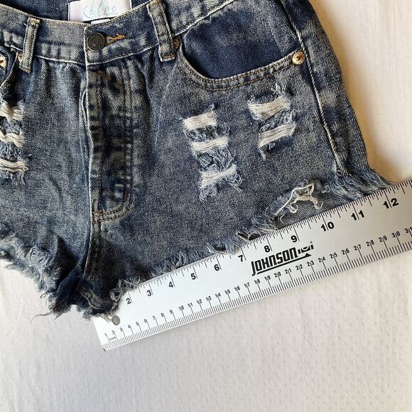 Khloe California Women Shorts M Blue Denim Cutoff Distressed Frayed Hem 1.5" - Picture 6 of 11